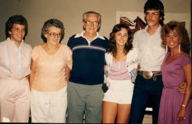 labanhough&familymembers_1985.jpg